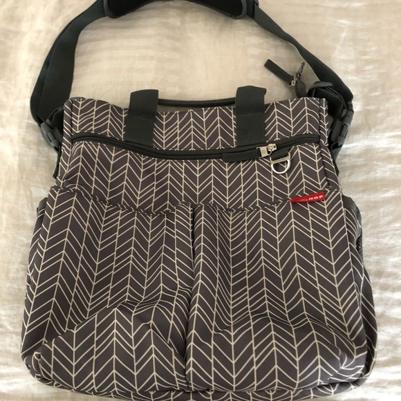 Skip Hip Diaper Bag - Picture 1 of 7